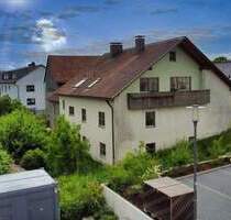 Projekt mit Perspektive - Zweifamilienhaus inkl. Scheune mit viel Potential - Seubersdorf