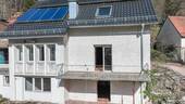Hausansicht - Balkon Wohnzimmer - 