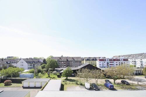 Blick vom Balkon - 3 Zimmer Etagenwohnung in Langenfeld