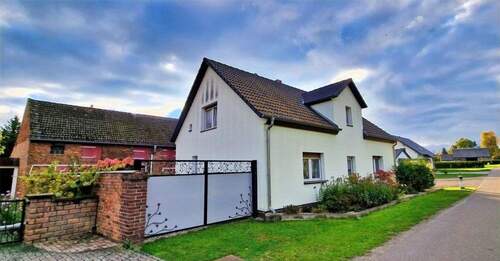 Straßenansicht Haus 1 - 