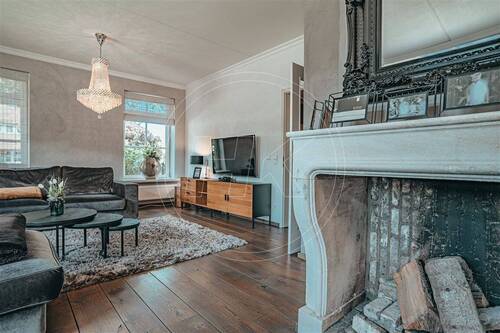 Und auf den stilvollen Kamin - 