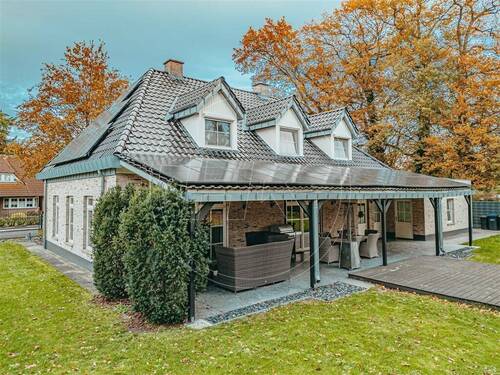 Perfekte Sonnenausichtung - Einfamilienhaus mit 245,00 m² in Meppen zum Kaufen