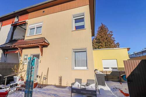 Frontansicht - Doppelhaushälfte mit 125,00 m&sup2; in Magdeburg zum Kaufen