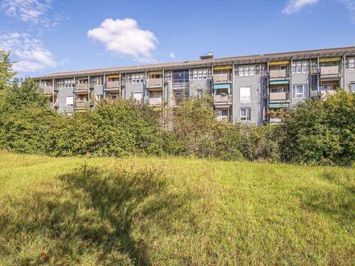 Fassade Ansicht - 2 Zimmer Etagenwohnung in Karlsruhe / Oberreut