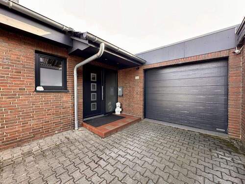 Hauseingangstür des Hauses - 