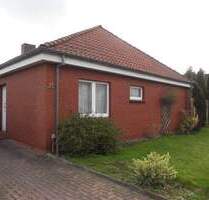 Frei zum 01. Mai: Sehr gepflegte, ebenerdige Doppelhaushälfte mit Garten und Garage - Hinte