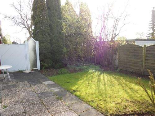 Terrasse und Garten - 3 Zimmer Doppelhaushälfte in Hinte