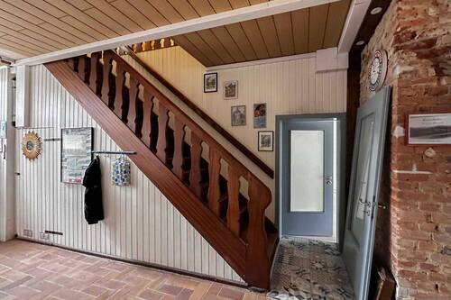 Eingangsbereich - 7 Zimmer Mehrfamilienhaus, Wohnhaus in Hollfeld