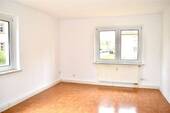 Wohnzimmer - 3 Zimmer Etagenwohnung zur Miete in Wünschendorf/Elster