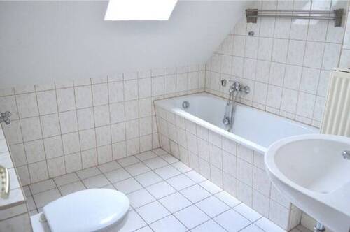 Badezimmer - Etagenwohnung mit 58,60 m² in Wünschendorf/Elster zur Miete
