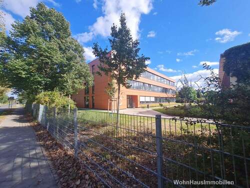 Grundschule ca. 1,7 km entfernt - 