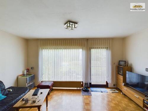 Wohnzimmer OG - 9 Zimmer Mehrfamilienhaus, Wohnhaus in Birstein