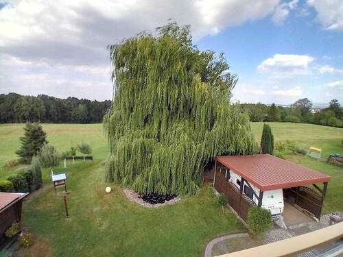 Blick v.Balkon in Garten - Mehrfamilienhaus, Wohnhaus mit 330,00 m&sup2; in Zittau OT Eichgraben zum Kaufen