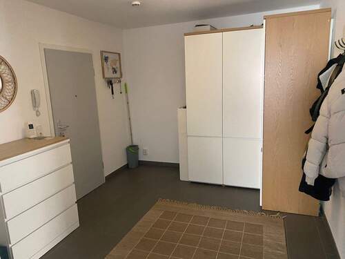 Flur - Etagenwohnung mit 71,10 m² in Seegebiet Mansfelder Land zur Miete