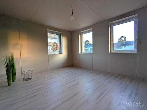 PXL 20251018 161716359 - 4 Zimmer Doppelhaushälfte in Achern