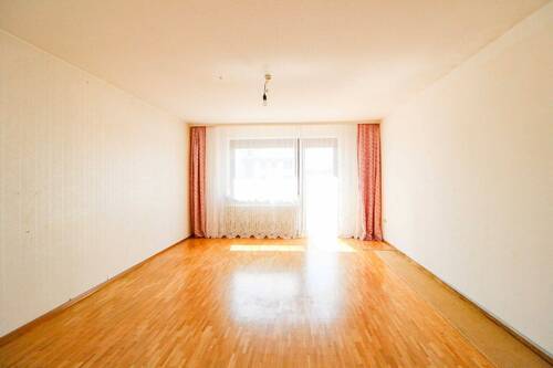 Wohnzimmer - 3 Zimmer Einfamilienhaus zum Kaufen in Eberdingen