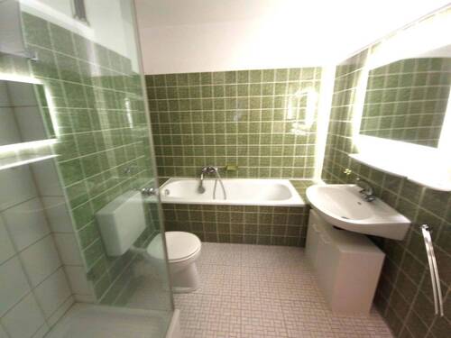 Wannen- Duschbad - 