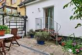 Viel Platz auf der Hofterrasse am Wirtschaftsgebäudee - 