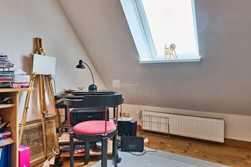 Das weitere Zimmer im Dachgeschoss - Reihenendhaus mit 105,00 m² in Schwerin zum Kaufen