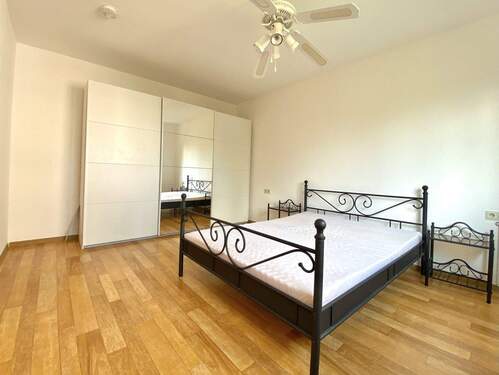 Schlafzimmer - 2 Zimmer Etagenwohnung zum Kaufen in Hanau