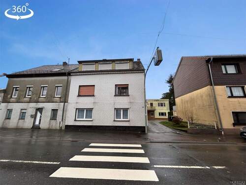 SP-25-CSBD-454 - Dreifamilienhaus mit angebautem Einfamilienhaus - Garten und 2 Garagen