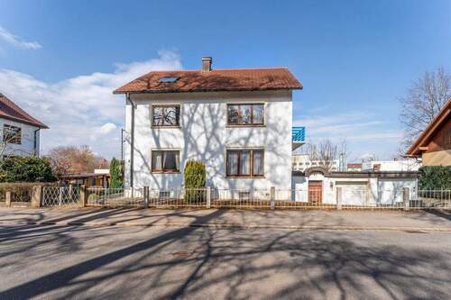 _KWF5917-HDR.JPG - Charmantes 2–3 Familienhaus (freistehend) mit 3 Garagen, Garten und Blick auf die Brigach vielseitig nutzbar in stadtnaher Lage