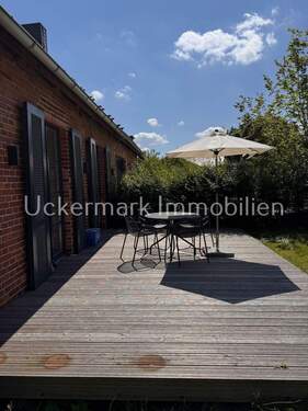 Terrasse hinter dem Haus - 