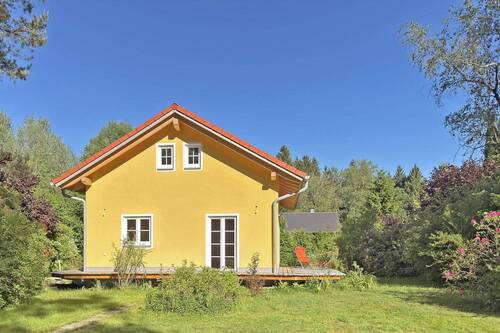 Westansicht - 3 Zimmer Mehrfamilienhaus, Wohnhaus in Kirchseeon
