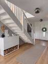 Eingang, Treppe & Holzlege - 