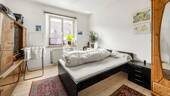 1. OG Schlafzimmer 1 - 