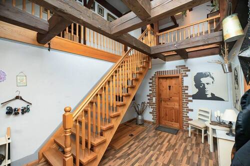 Echtholztreppe im Flur - 