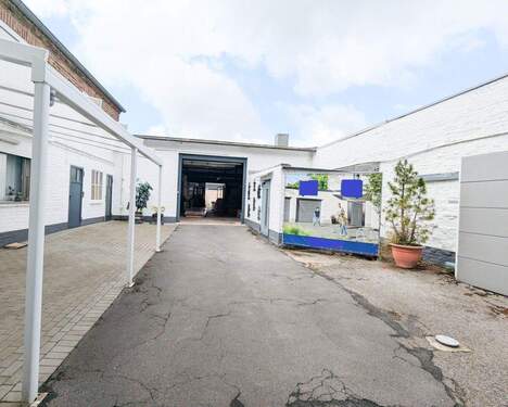 Innenhof mit Hallenzugang - 7 Zimmer Büro in Grevenbroich / Elsen