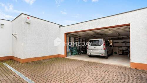 Garage - Mehrfamilienhaus, Wohnhaus mit 235,00 m&sup2; in Fulda zum Kaufen