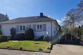 Straßenansicht - 5 Zimmer Einfamilienhaus zum Kaufen in Großhansdorf
