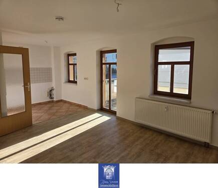 Wohnen, offene Küche - Wohlfühlwohnung mit großem Balkon und Tageslichtbad mit Dusche!