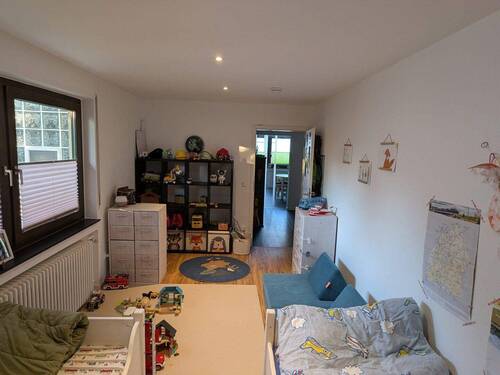 Kinderzimmer 1 - Etagenwohnung mit 123,00 m&sup2; in Bempflingen zur Miete