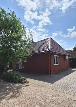Hauptansicht - Bungalow in Leer! Wohnen in ruhiger Lage, dennoch zentral