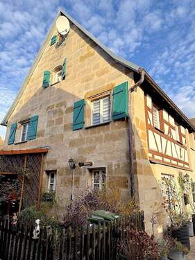 Westseite - Charmantes Fachwerkhaus mit ausgebautem Dachboden