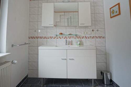 Bad Einliegerwohnung EG, weitere Ansicht - 