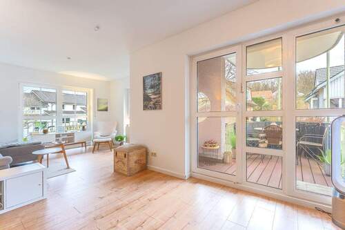 Blick vom Essbereich zum Wohnbereich - 