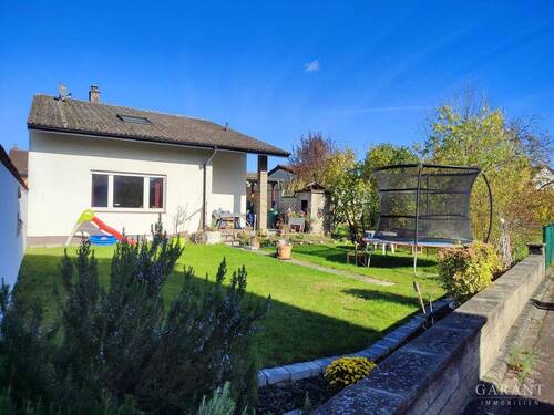 Rückseite Haus Garten - 