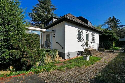 Die Lage war nie besser - Die Lage war nie besser! Bungalow in Bestlage mit vielen Möglichkeiten.