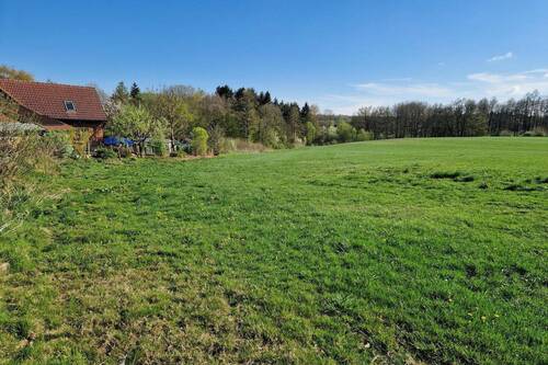 Blick zum Nachbarn - Grundstück in Linau zum Kaufen