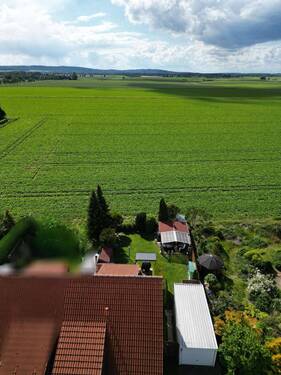 Drohne - Blick übers Haus auf die Felder - 