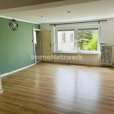 Bild 3 - 6 Zimmer Mehrfamilienhaus, Wohnhaus in Arnstein