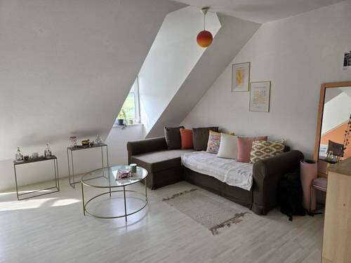 Wohnbereich - 2 Zimmer Etagenwohnung zum Kaufen in Bad Vilbel / Gronau