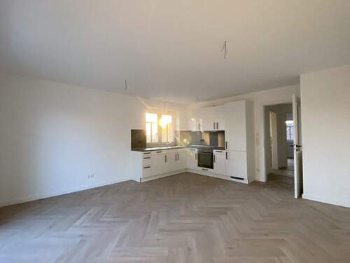 Wohnzimmer mit EBK - 