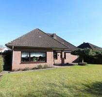 Topgepflegter Walmdachbungalow in beliebter Lage mit Ausbaureserve, Garage und schönem Garten - Cloppenburg
