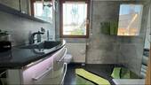 Bad mit Dusche und WC - 