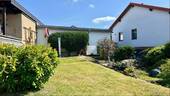 Garten und Rückseite Garage - 